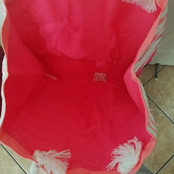 ✔SOLD✔ Victoria Secret beach bag - Picture 2 of 3